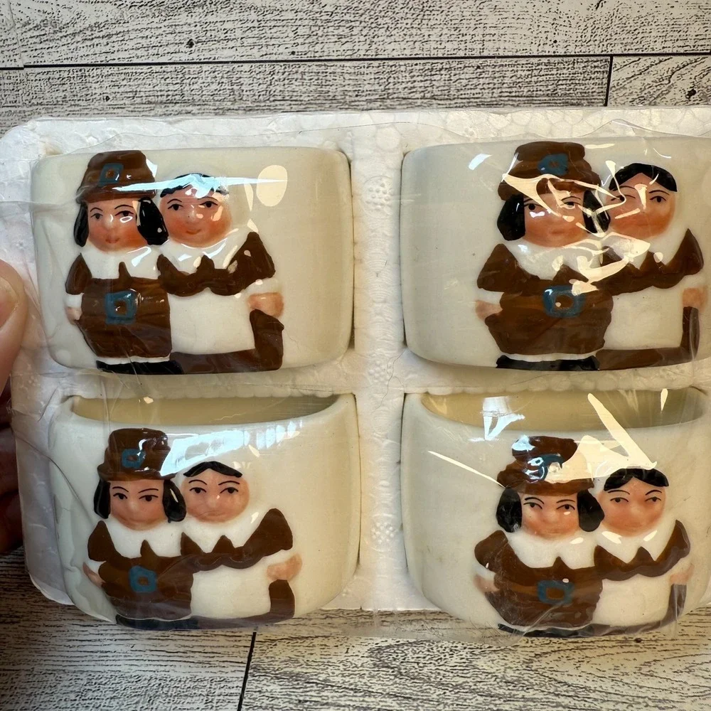 Publix The Pilgrim Pair Thanksgiving Napkin Rings Holders Set of‎ 4. Mint Cond.